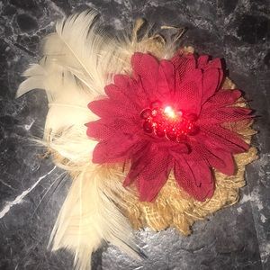 Handmade fascinator/pin